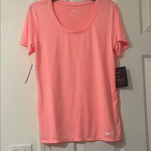 Nike Women shirt T-Shirt size medium peach NWT